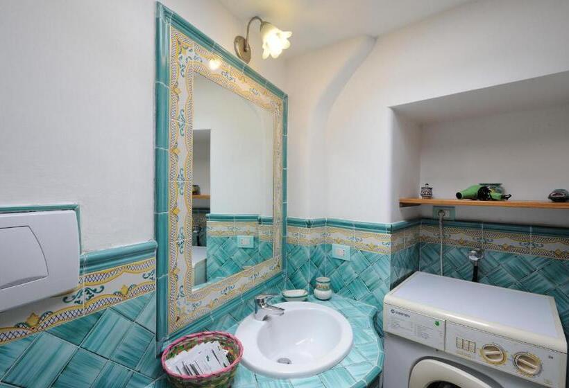 شقة غرفة واحدة, Il Paridà