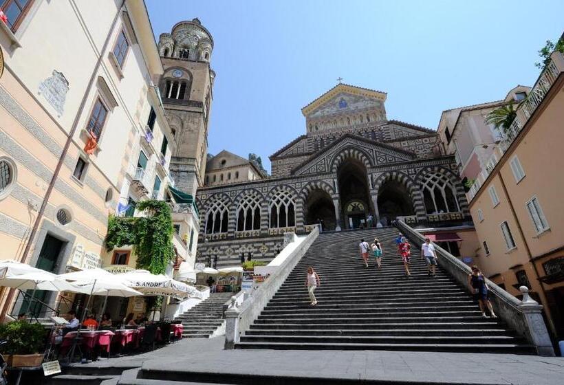 شقة غرفة واحدة, Il Paridà