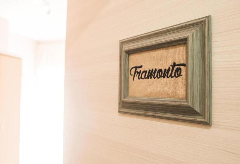 غرفة قياسية مطلّة علي البحر, Malakiri