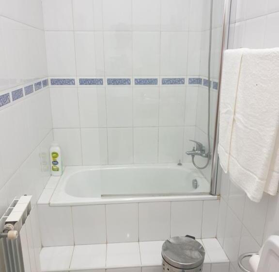 4인용 스탠다드 룸, Hostel Do Ermal