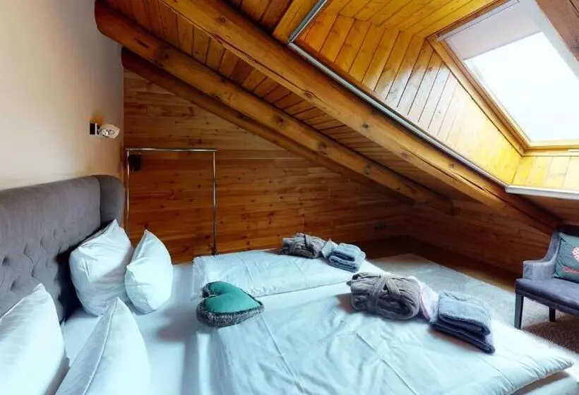 Mökki 1 Makuuhuone, Herrenhaus Gut Neuruppersdorf