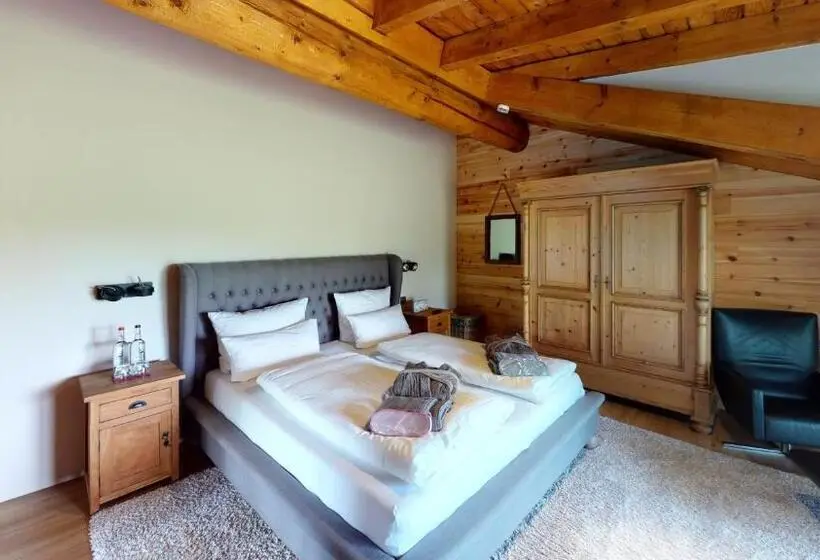 Mökki 1 Makuuhuone, Herrenhaus Gut Neuruppersdorf