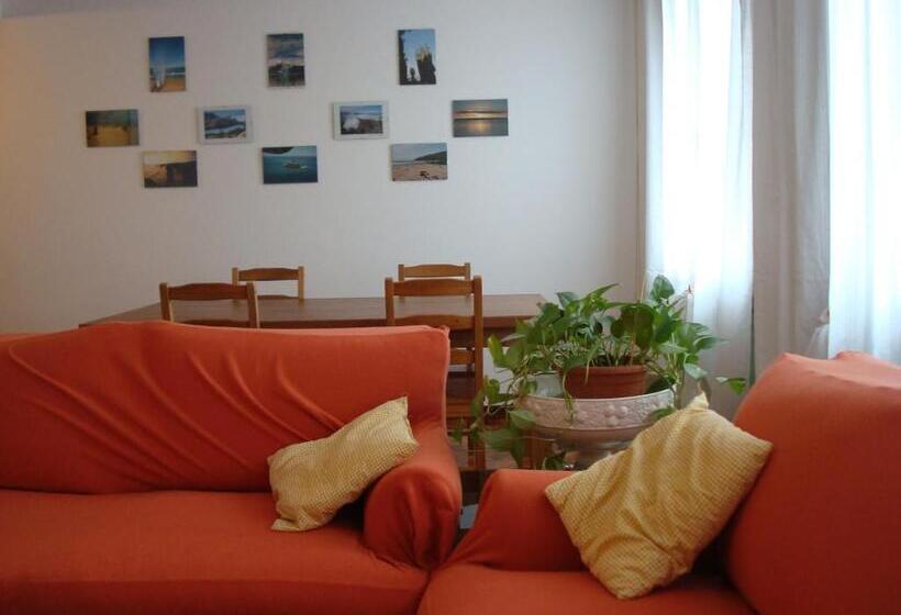 标准三人间外部浴室, Cristina House