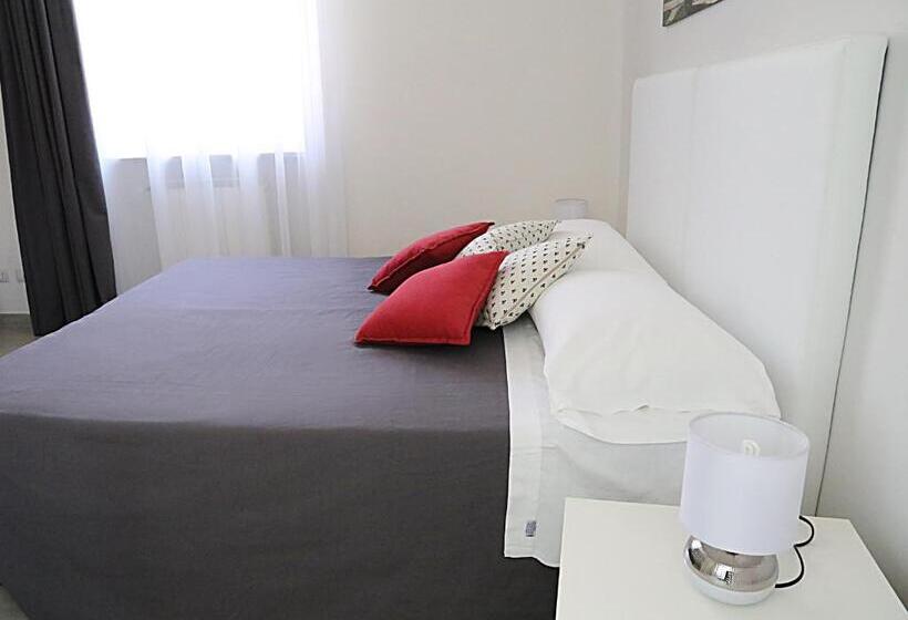 带露台的标准房间, Quattro Stelle Al Porto Guest House