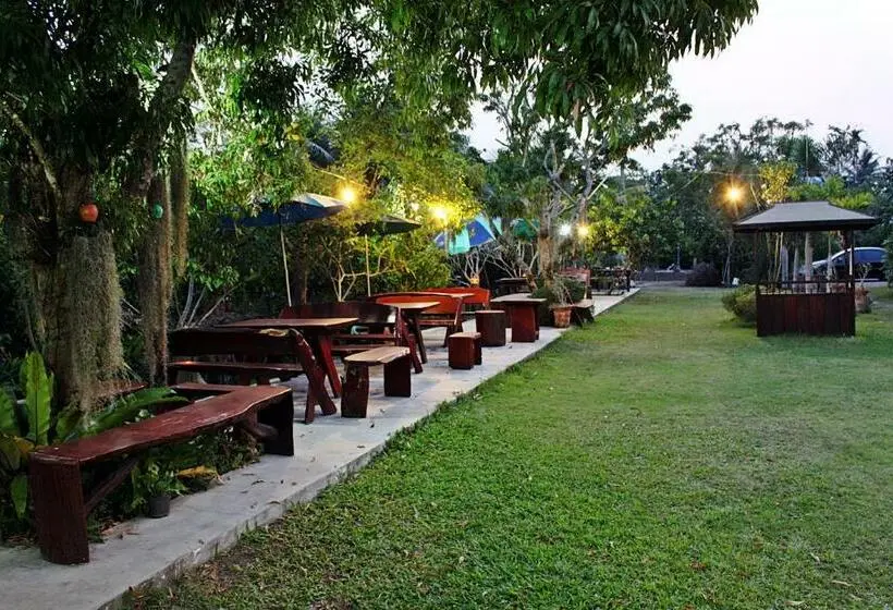 اتاق خانوادگی, Baansuan Lychee Maeklong Resort Ampawa