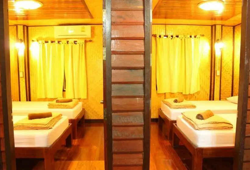 اتاق استاندارد چهار تخته, Baansuan Lychee Maeklong Resort Ampawa
