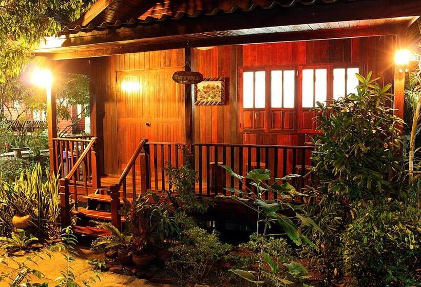 Семейный Номер, Baansuan Lychee Maeklong Resort Ampawa