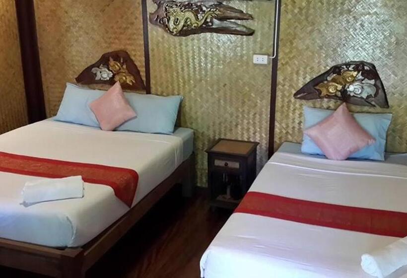 Номер Стандарт Трехместный, Baansuan Lychee Maeklong Resort Ampawa