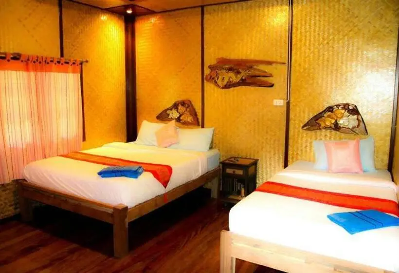 اتاق استاندارد سه نفره, Baansuan Lychee Maeklong Resort Ampawa