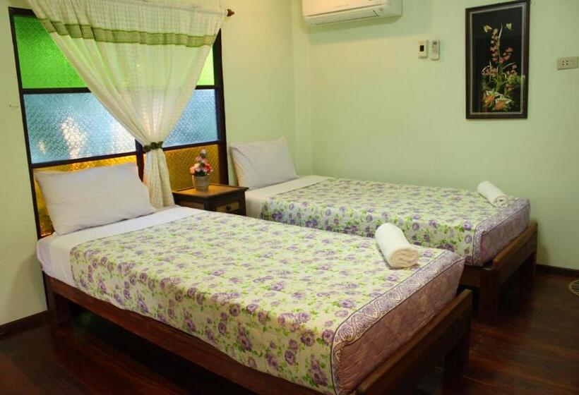 Номер Стандарт с Балконом, Baansuan Lychee Maeklong Resort Ampawa