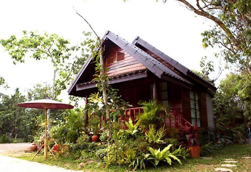 Номер Стандарт с Балконом, Baansuan Lychee Maeklong Resort Ampawa