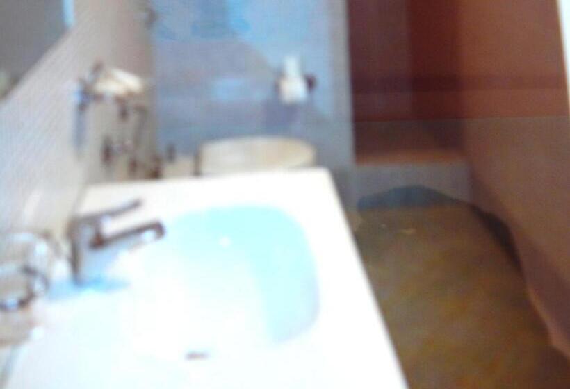 基本三人间, B&b Baglio Maragani