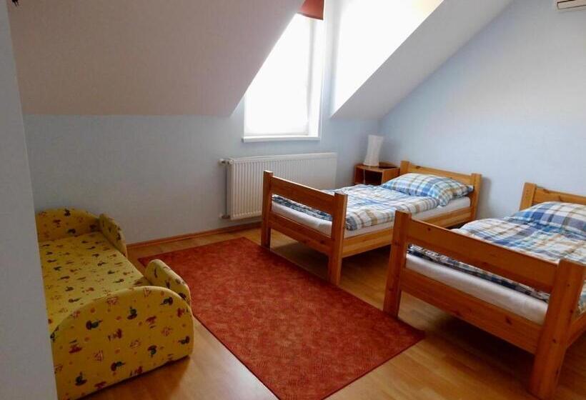 דירת שני חדרים, Csetáj Vendégház