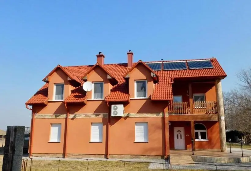 ４ベッドルームハウス, Csetáj Vendégház