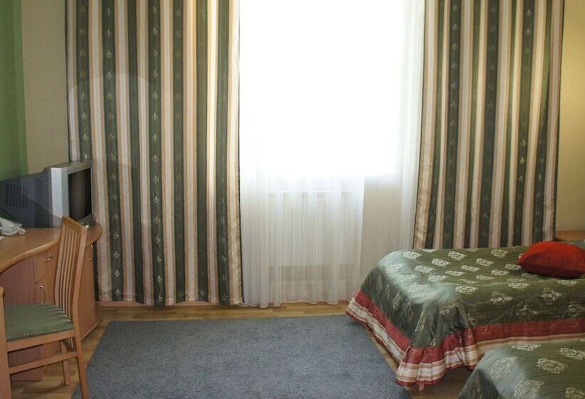 Номер Стандарт, Fifth Corner