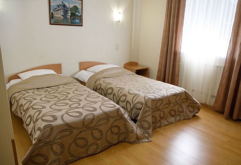 Номер Стандарт, Fifth Corner