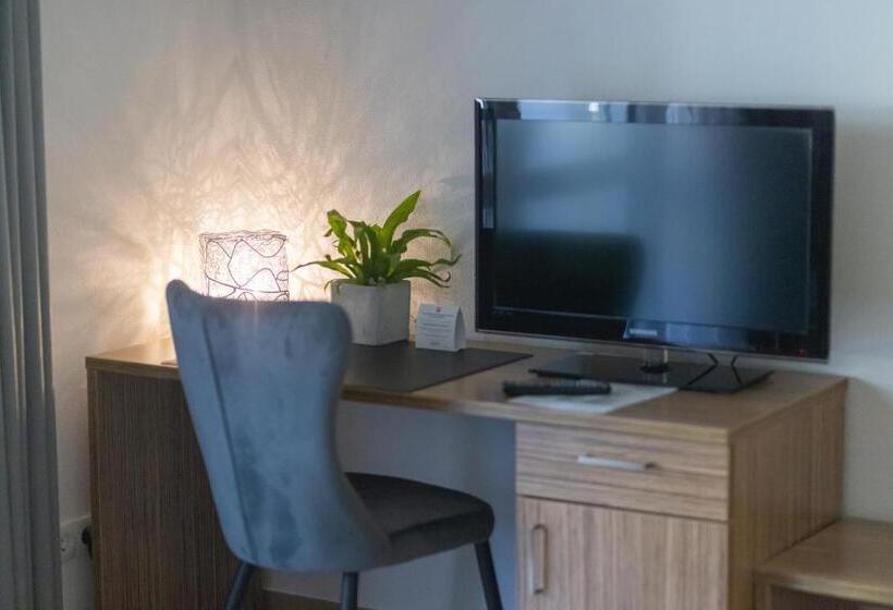 Апартаменты Deluxe 1 Спальня, Boardinghouse Home   Adults Only