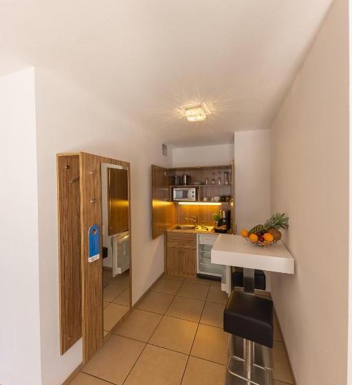 Апартаменты Deluxe 1 Спальня, Boardinghouse Home   Adults Only