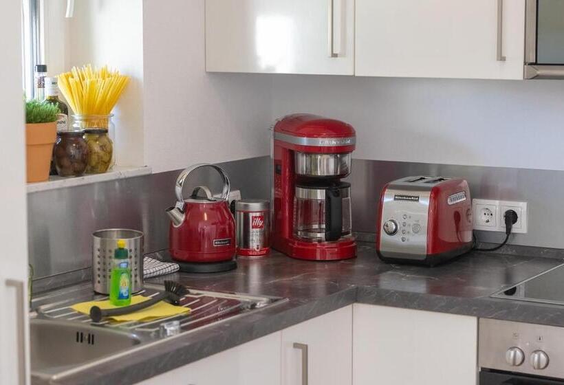 Люкс, Boardinghouse Home   Adults Only