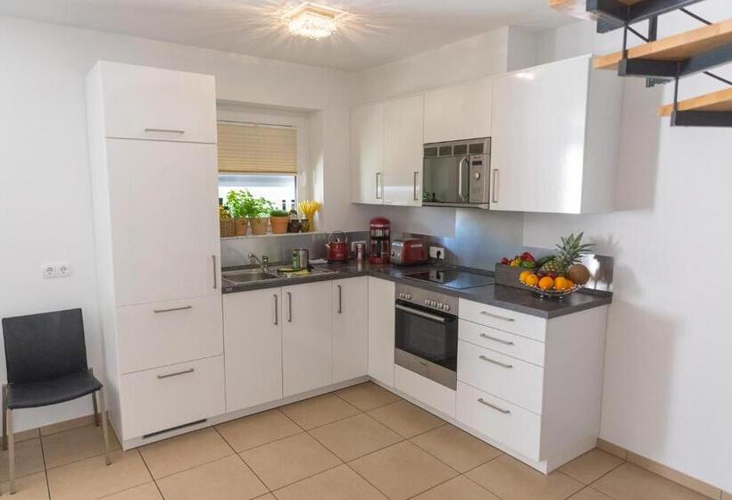 Люкс, Boardinghouse Home   Adults Only