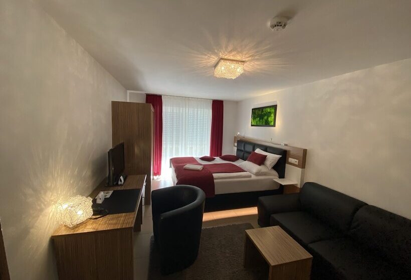 Апартаменты 1 Спальня, Boardinghouse Home   Adults Only