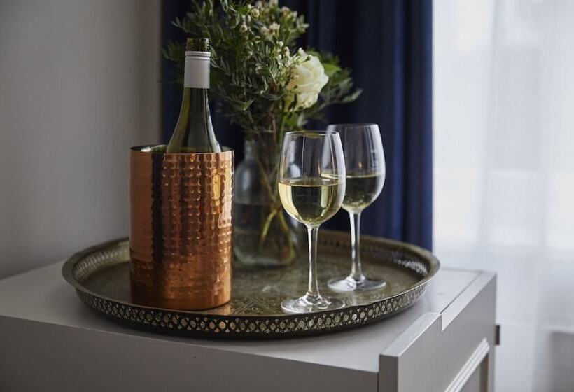 Номер Superior, Hertford House