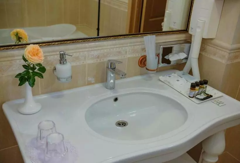 اتاق لوکس با چشم‌انداز, Premier Hotel Palazzo