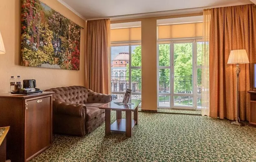 اتاق لوکس با چشم‌انداز, Premier Hotel Palazzo