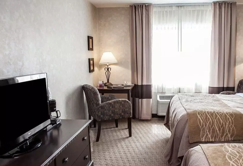 ２ダブルベッドのスタンダードルーム, Quality Inn Seekonkprovidence