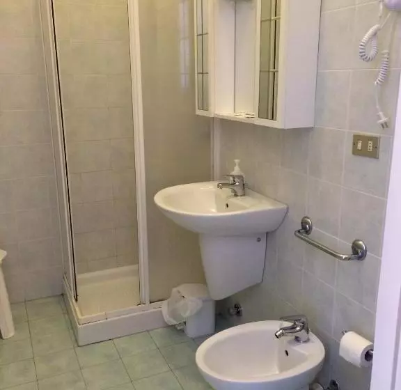 اتاق استاندارد سه نفره, Riviera Sanremo