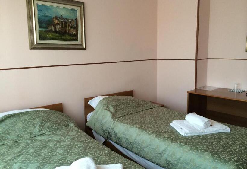 스탠다드 트리플 룸, Riviera Sanremo