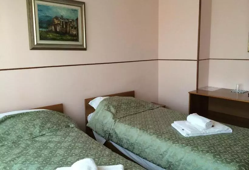 اتاق استاندارد سه نفره, Riviera Sanremo