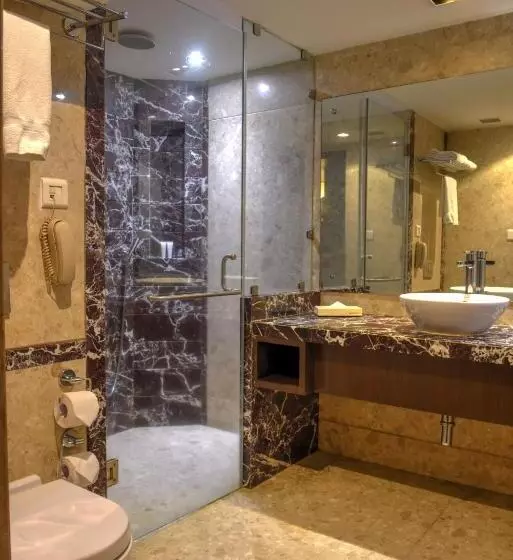 デラックスルーム, Royal Orchid Central Grazia Navi Mumbai