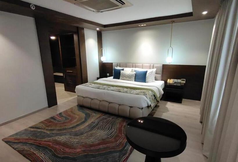 Королевский Номер, Royal Orchid Central Grazia Navi Mumbai