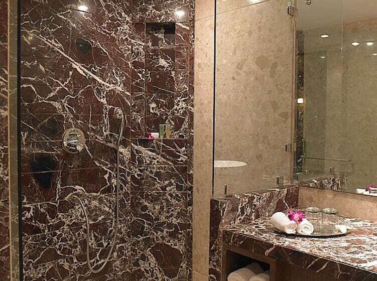 Номер Deluxe, Royal Orchid Central Grazia Navi Mumbai