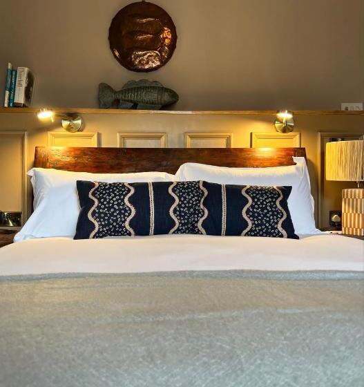 디럭스 룸 킹사이즈 침대, The Peat Spade Inn