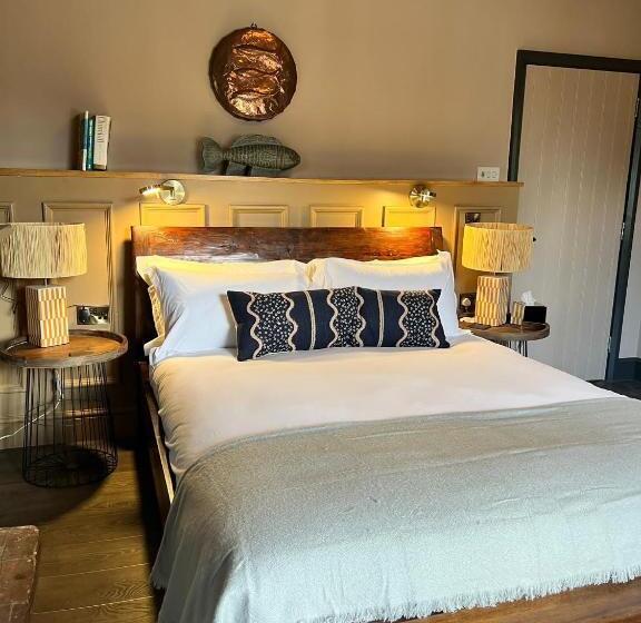 디럭스 룸 킹사이즈 침대, The Peat Spade Inn