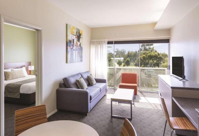 이그제큐티브 스위트, Travelodge Hotel Hobart Airport