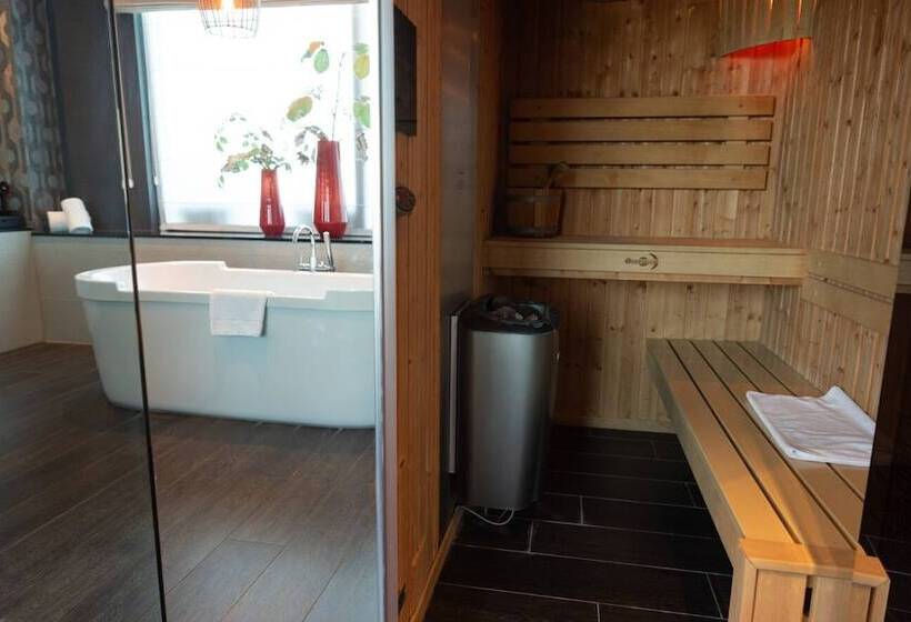 Люкс, Van Der Valk Hotel Almere