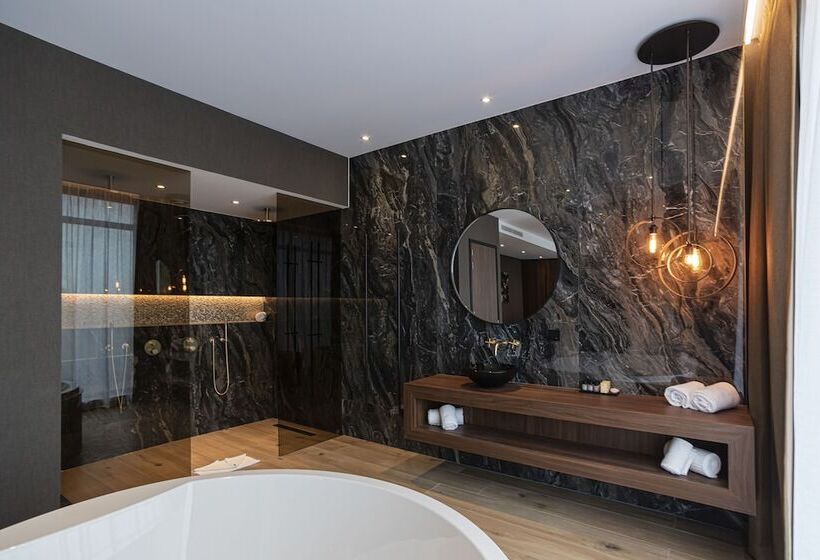 Люкс, Van Der Valk Hotel Almere