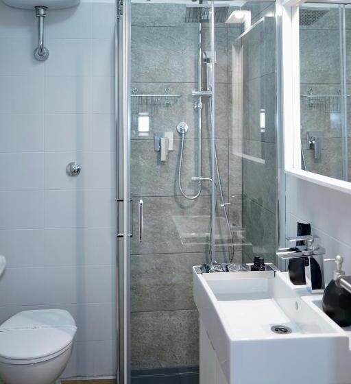 اتاق استاندارد, B&b Arts And Music