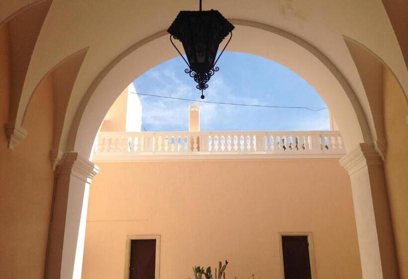 标准间, 100 Craste