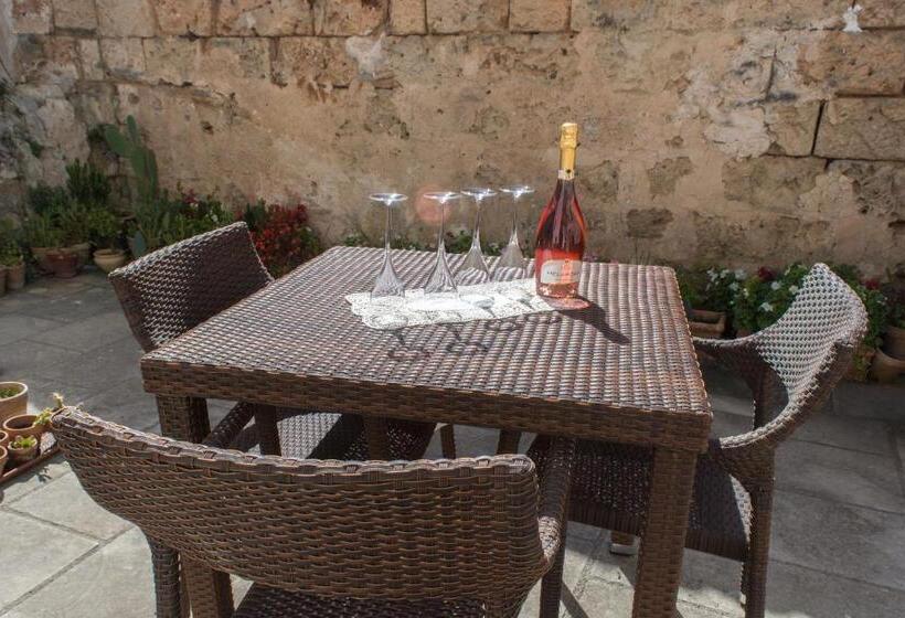 带2个卧室的套房, 100 Craste