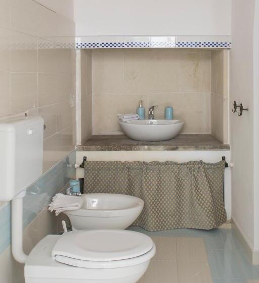 带2个卧室的套房, 100 Craste