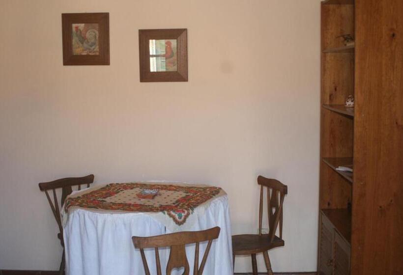 标准间, Estrebuela House