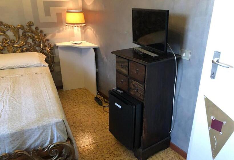 Номер Стандарт, La Finestra Sul Fiume