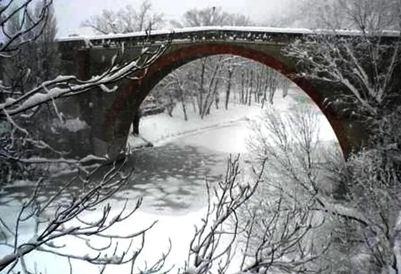 スタンダードルーム, La Finestra Sul Fiume