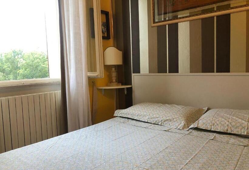 Номер Стандарт Совместная Ванная, La Finestra Sul Fiume