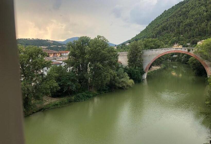 Номер Стандарт Совместная Ванная, La Finestra Sul Fiume