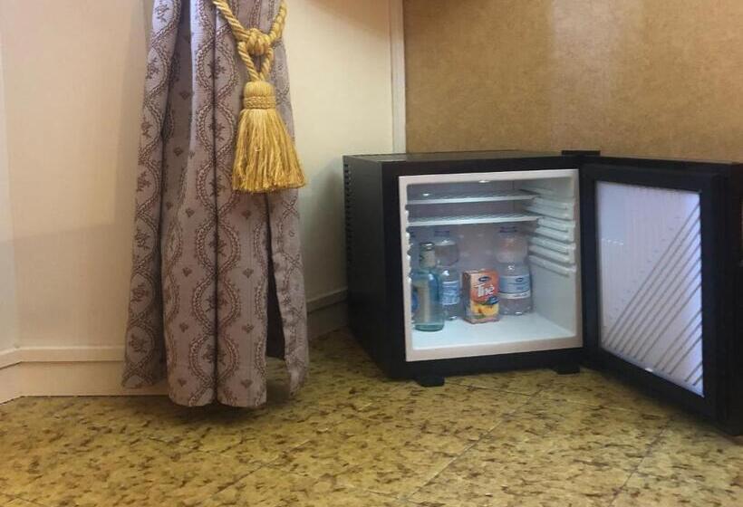 Номер Стандарт Индивидуальный Совместная Ванная, La Finestra Sul Fiume